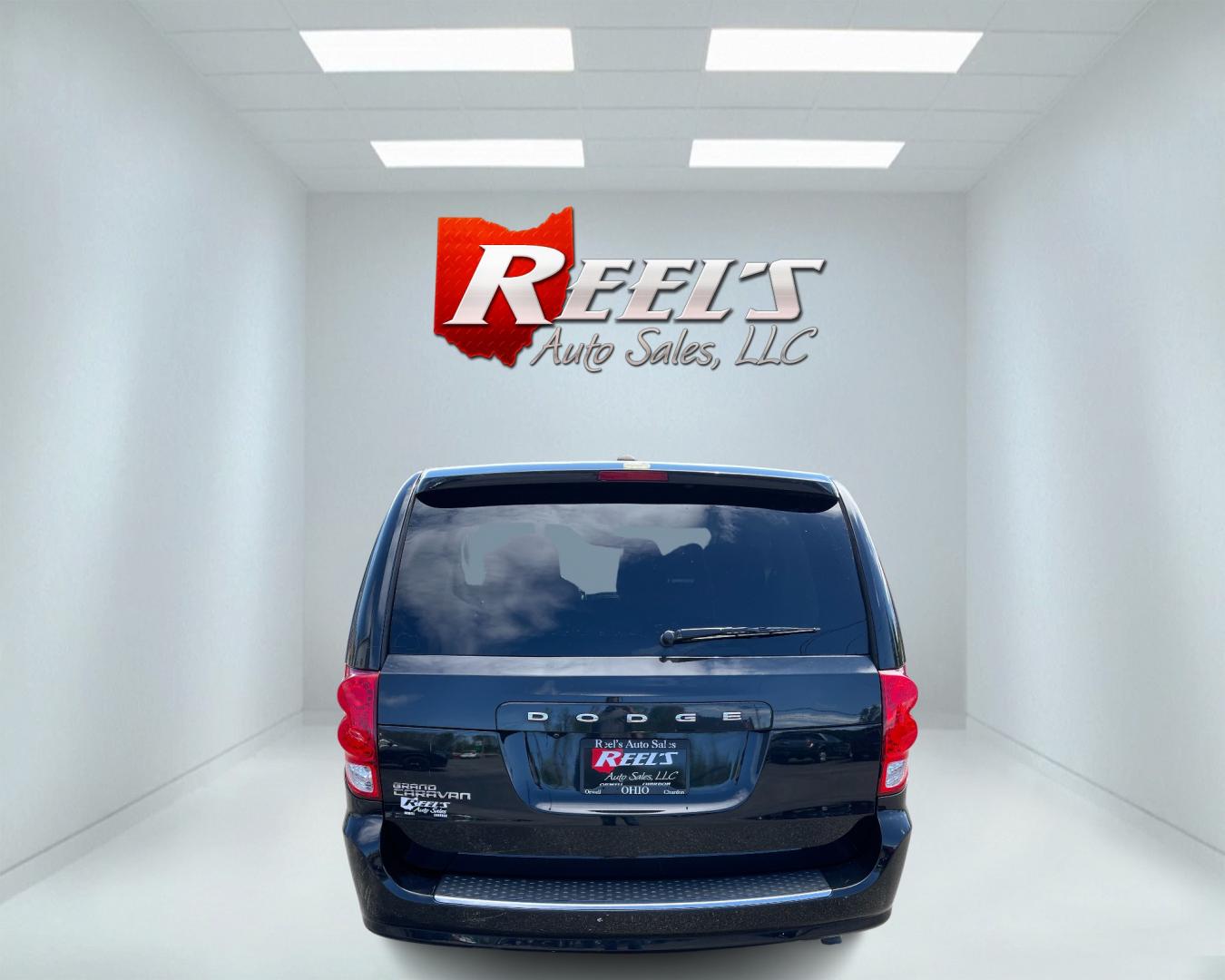 2019 Black /Black Dodge Grand Caravan SE (2C4RDGBG6KR) with an 3.6L V6 DOHC 24V engine, 6A transmission, located at 547 E. Main St., Orwell, OH, 44076, (440) 437-5893, 41.535435, -80.847855 - This 2019 Dodge Grand Caravan SE presents a practical and spacious option for families or travelers needing room for seven passengers. Powered by the robust 3.6L Pentastar V6 engine paired with a 6-speed automatic transmission, it delivers a smooth and reliable driving experience. This model boasts - Photo#5